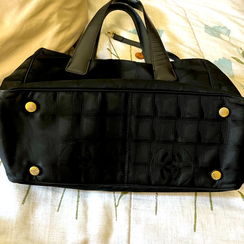 Channel tote. new! Worn a few times!   flaw inside the bag; fr channel sticker.